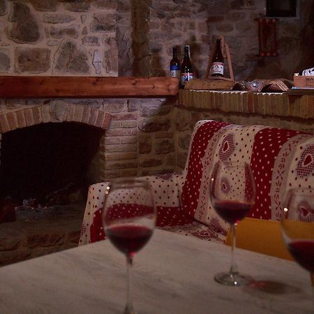 Il Cortiletto Del Borgo Bed & Breakfast Pietra Montecorvino Ngoại thất bức ảnh