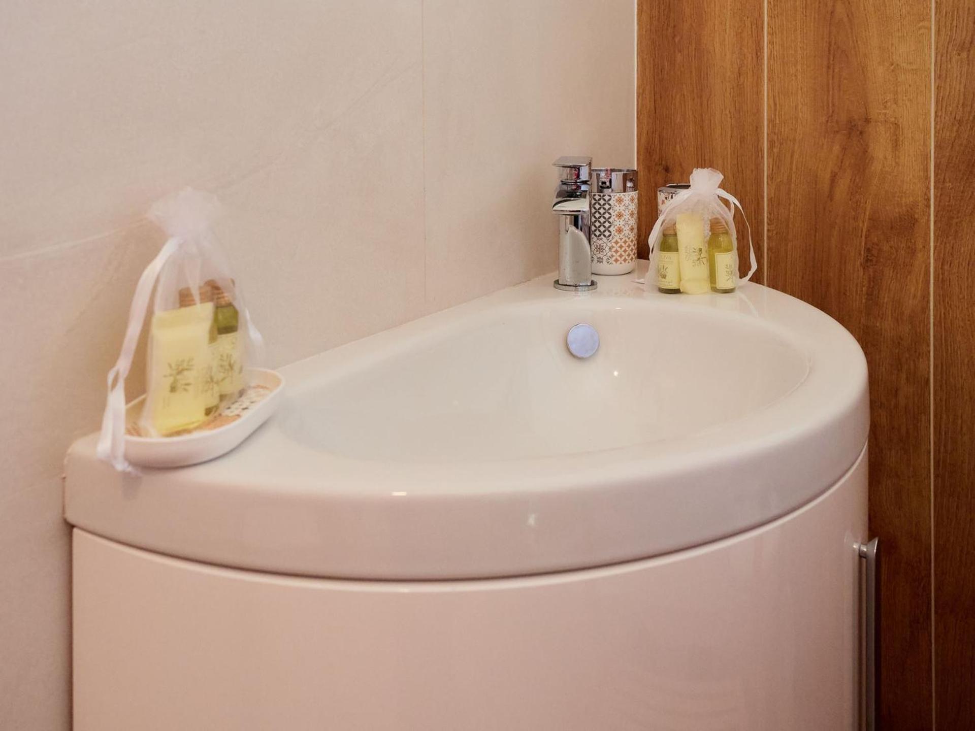 Il Cortiletto Del Borgo Bed & Breakfast Pietra Montecorvino Ngoại thất bức ảnh