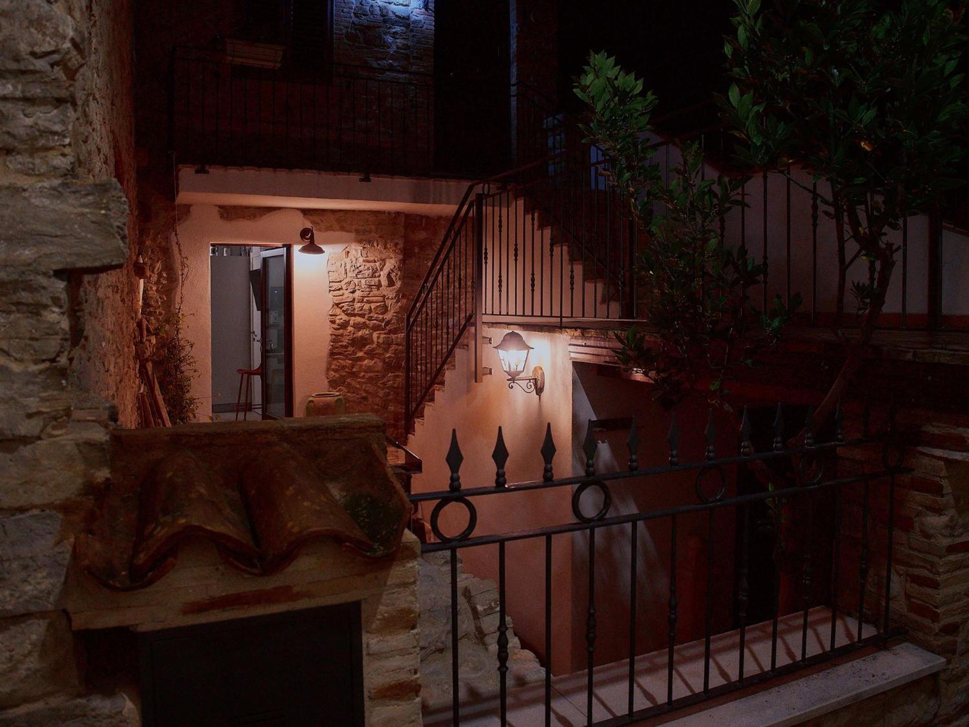 Il Cortiletto Del Borgo Bed & Breakfast Pietra Montecorvino Ngoại thất bức ảnh
